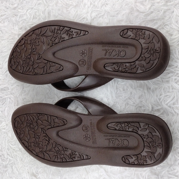 OKA b. Elle Brown PVC Rubber Round Toe Thong Slip On Flat Flop Sandal Shoe - Picture 7 of 13